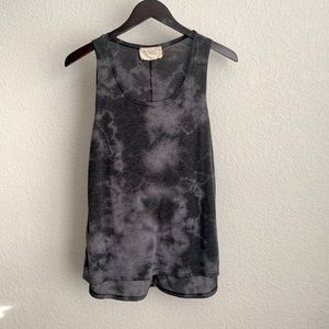 Black Alice and Olivia Air Tank top